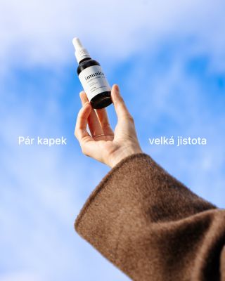 Kapky do vody. A svět je hned o kapku lepší. 💧 Malé, nenápadné, ale pomůžou dřív, než stihne přijít rýma. Jsou vždycky po...